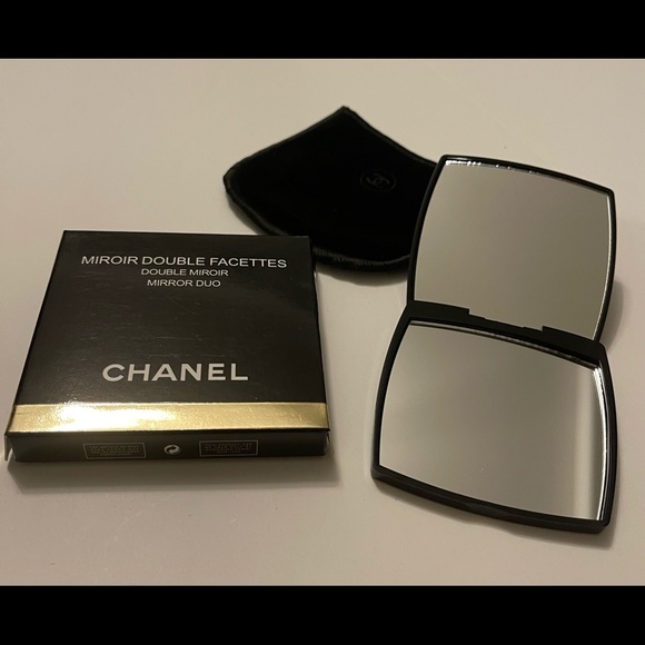 Chanel Compact Mirror - Picture 3 of 10